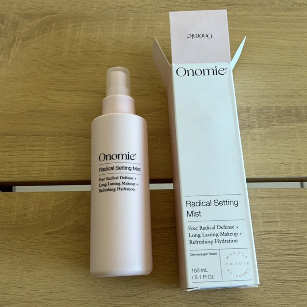 NIB Onomie Radical Setting Mist - full size